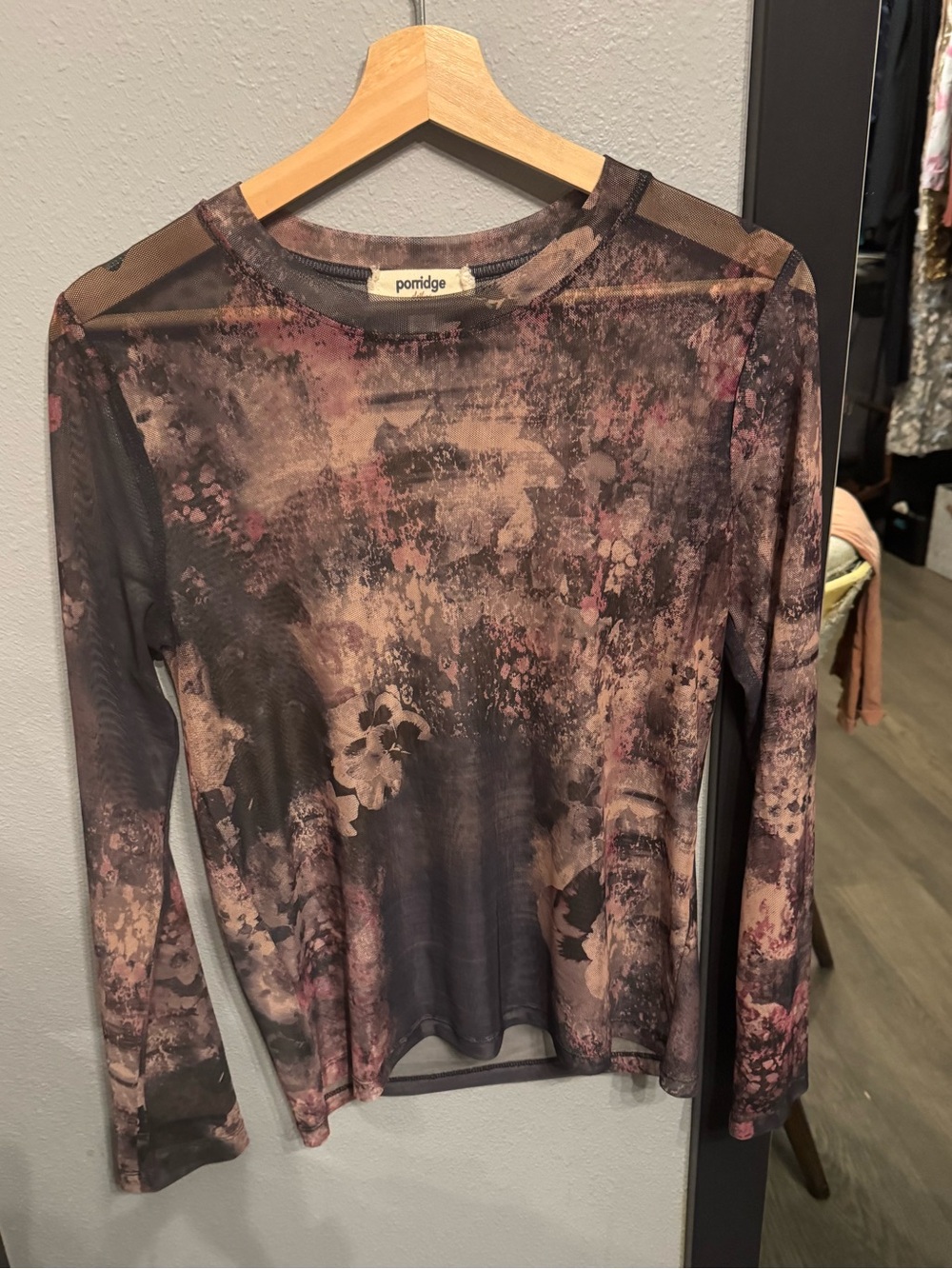 Porridge Women's Long Sleeve Grunge Sheer Floral Print Top - Mauve/Black 🌘💜